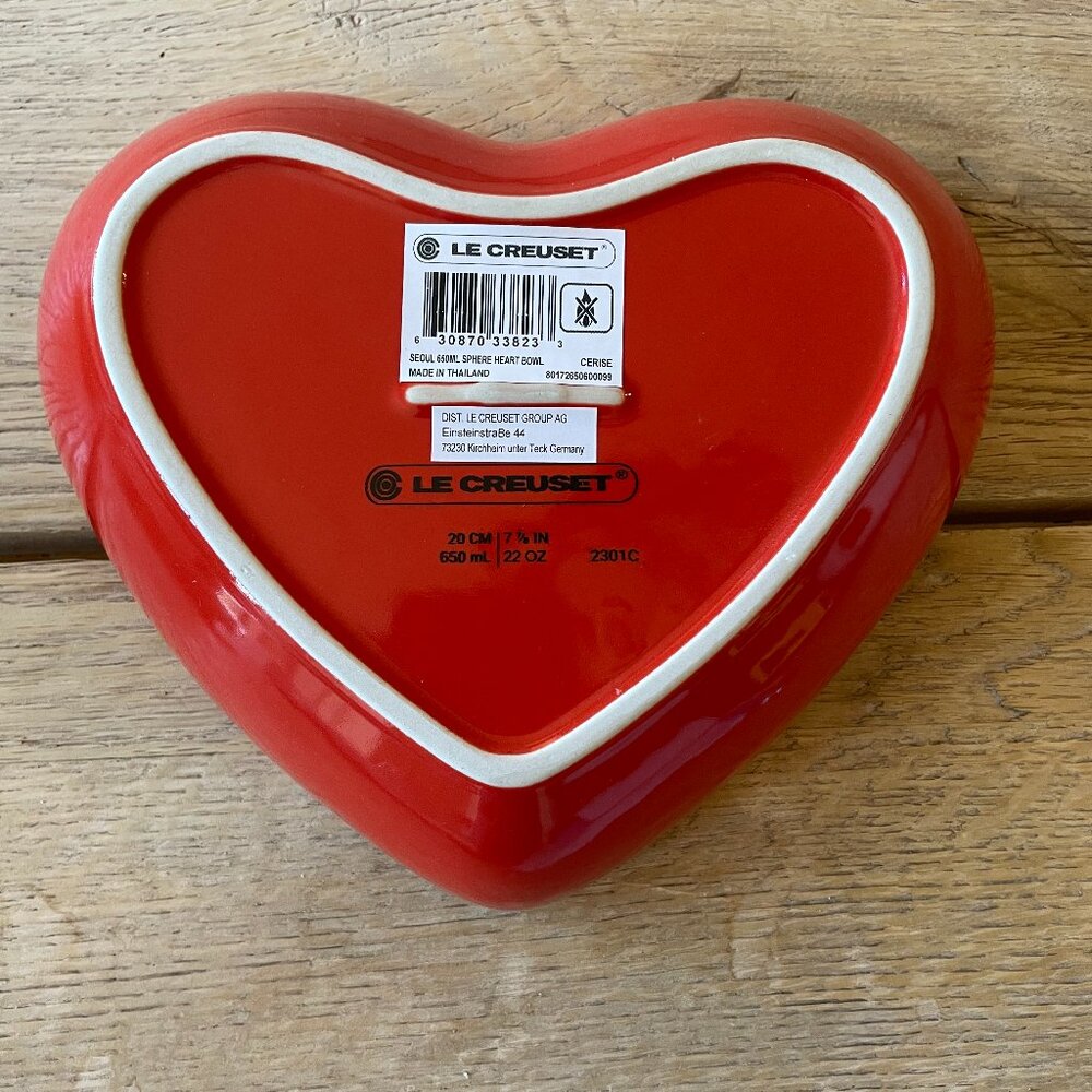 Le Creuset Stoneware Seoul 22 oz 650 ml Sphere Heart Bowl Cerise Cherry Red NEW - Picture 9 of 10